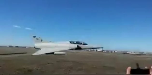 Τους “ξύρισε” με τα φτερά του Mirage: Ο ορισμός του low pass από ένα μαχητικό